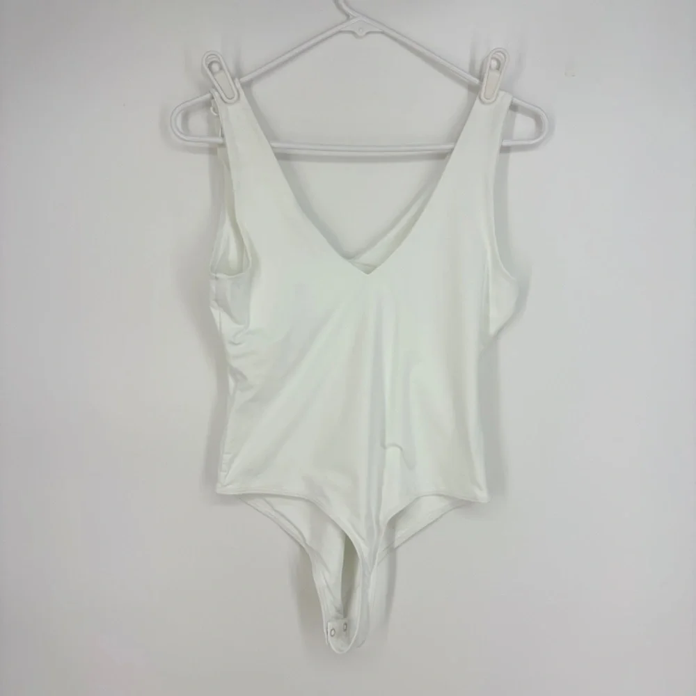 And Now This Womens Medium Tank Bodysuit V-Neck White Double Layer Knit Fabric - Picture 7 of 10